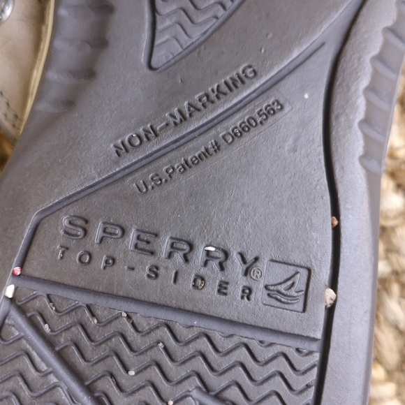 3 for $30 Sperry leather flip flops - Picture 4 of 8